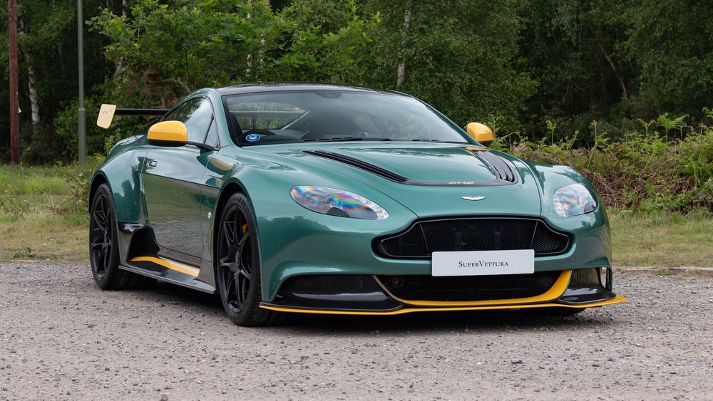 2015 Aston Martin GT12 