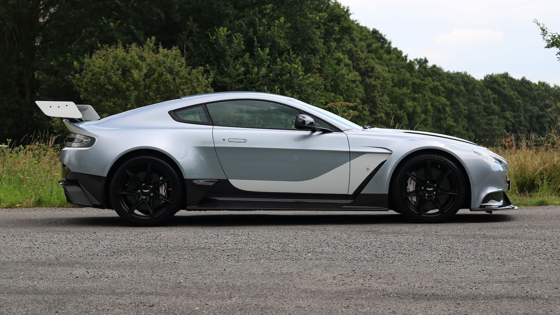 15 Aston Martin Gt12 For Sale Official Uk Koenigsegg Dealer Supervettura