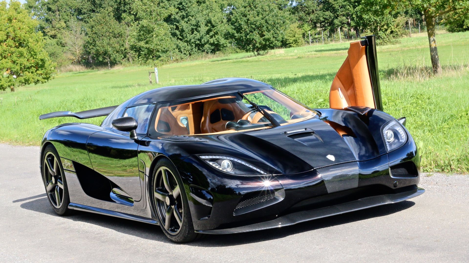 Sold 2014 Koenigsegg Agera R Official UK Koenigsegg Dealer SuperVettura Sold 2014 Koenigsegg Agera R Official UK Koenigsegg Dealer SuperVettura